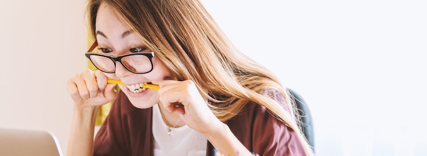 optik inspektor bildschirmarbeitsplatz